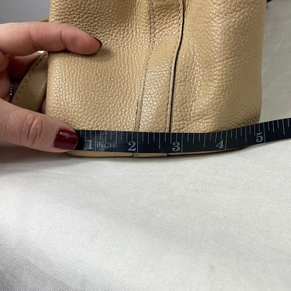 Coach Leather Beige Shoulder Purse Ruffle Trim - Picture 14 of 14